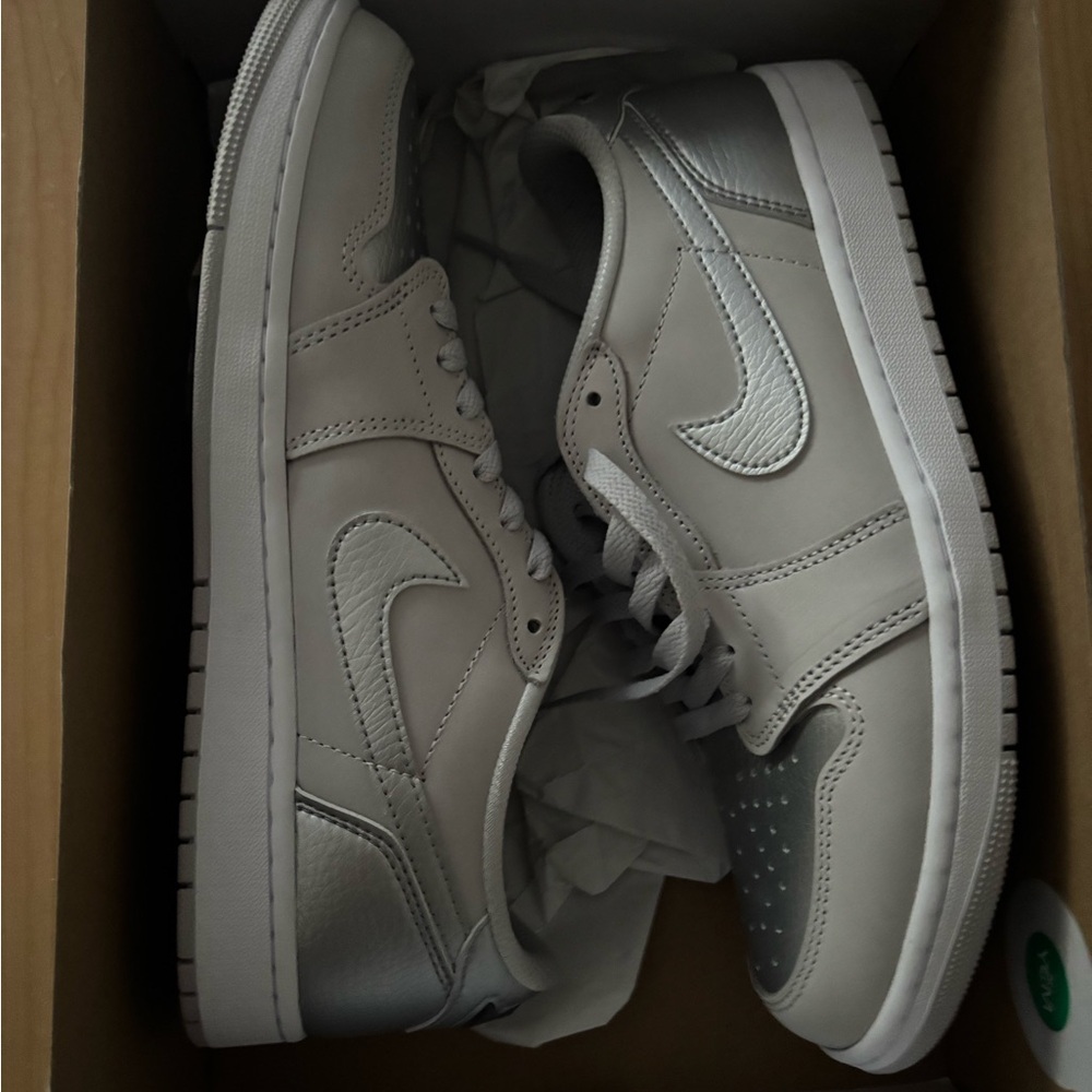 Nike Men's Silver and Gray Sneakers dunks